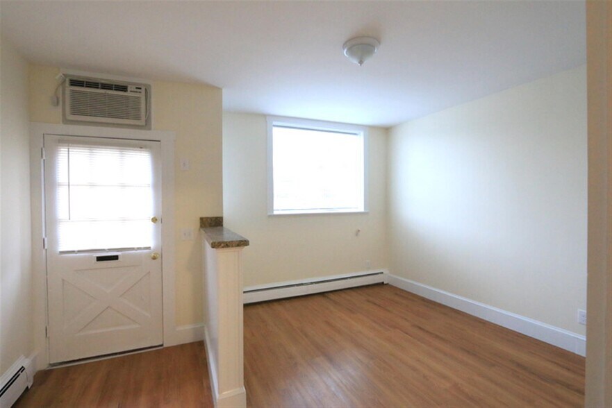 Building Photo - 304 Highland Ave