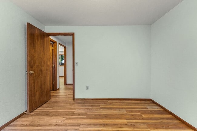 Building Photo - Ideally Located Close to It All — A Cozy Cul-de-Sac Home with Fireplace, Modern Updates & a Fence...