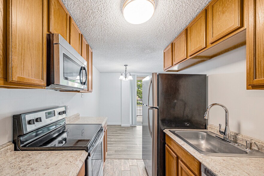 Kitchen - 2225 Buchtel Blvd