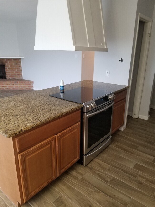 Building Photo - 18103 Autumn Hills Dr