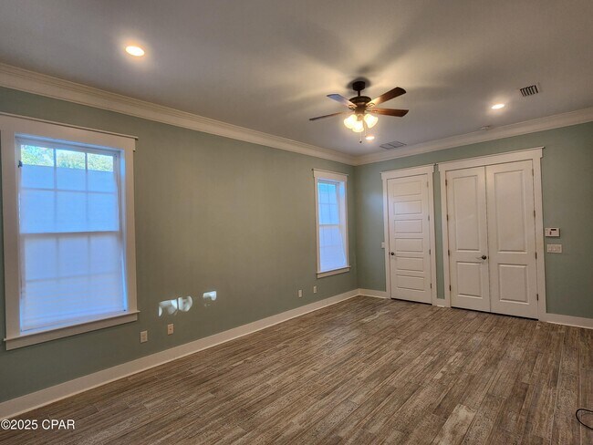 Building Photo - 3816 Mariner Dr