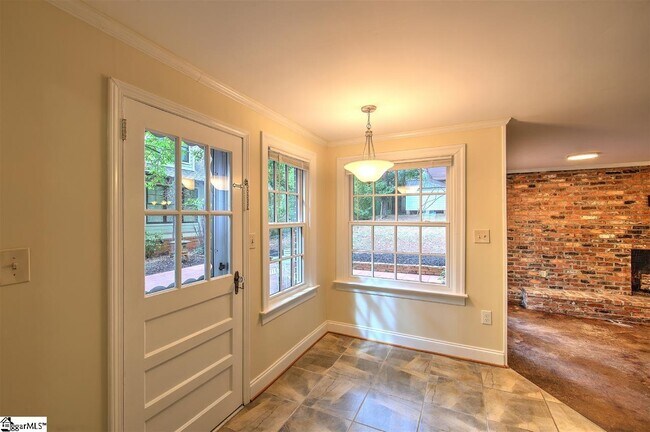 Building Photo - 10 Buist Ave