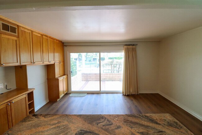 Building Photo - 1050 Pacifica Dr