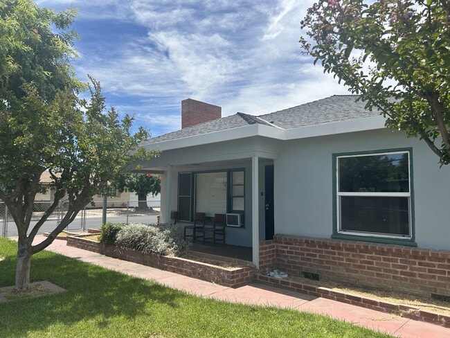 Building Photo - 1301 Higbee Dr