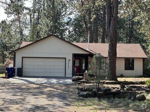 Building Photo - Nature Retreat on 0.6 Acres Near the Desch...