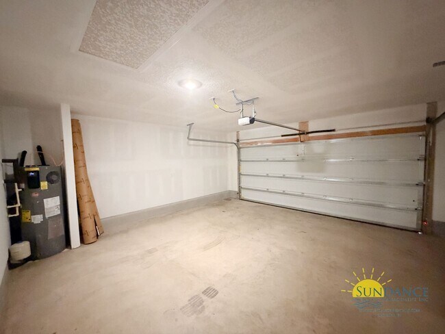 Building Photo - Spacious 5-Bedroom Home in Plantation Woods, East Milton!