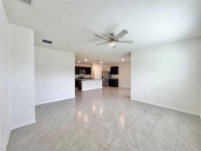 Building Photo - 632 Autumn Stream Dr