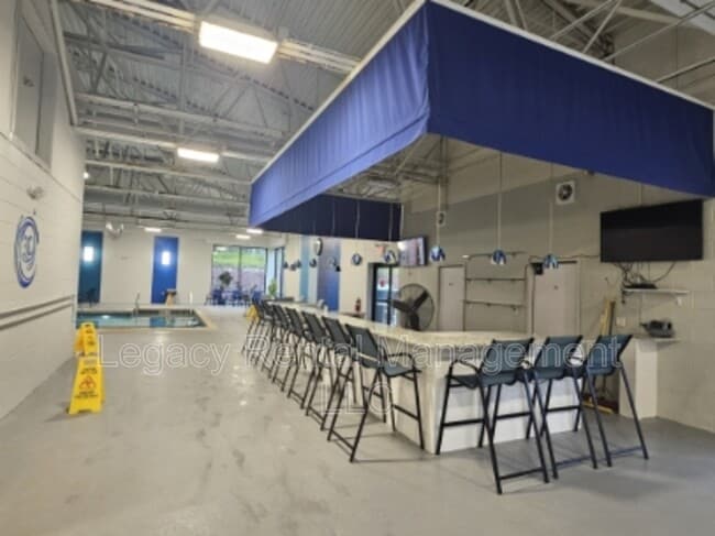 Building Photo - 116 Cheyney Dr