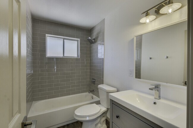 Building Photo - $0 First Month Rent! Remodeled 2 Bed Casita w/ Private Patio, W/D & Pool