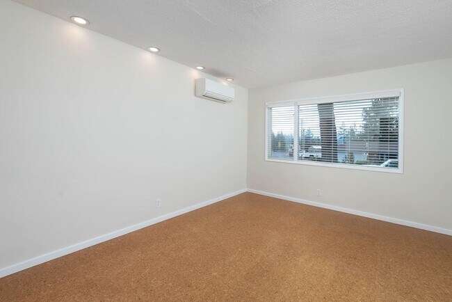 Building Photo - West Hills 4 Bdrm+, 3 Bath Mid Century - A...
