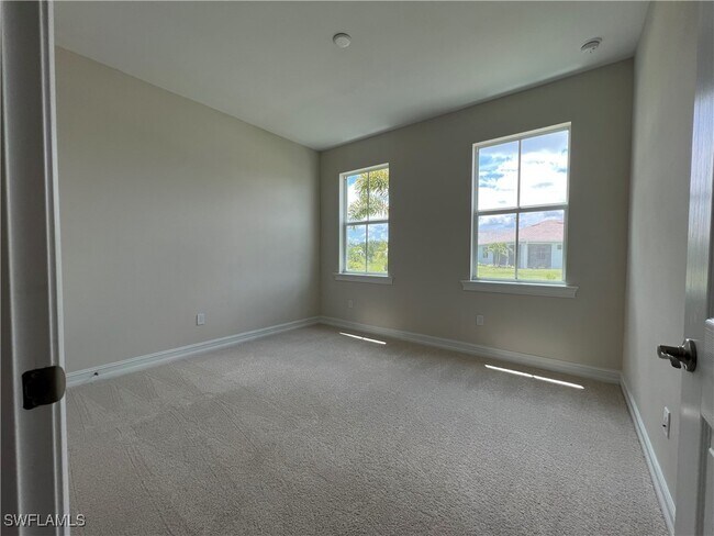 Building Photo - 331 Tamarindo Ln