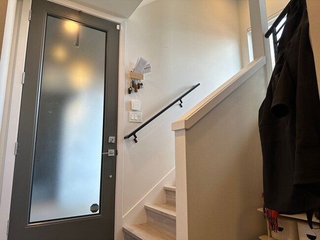 Building Photo - Centrally Located Capitol Hill 2-Bedroom with Rooftop Deck and Parking - Pet-Friendly!