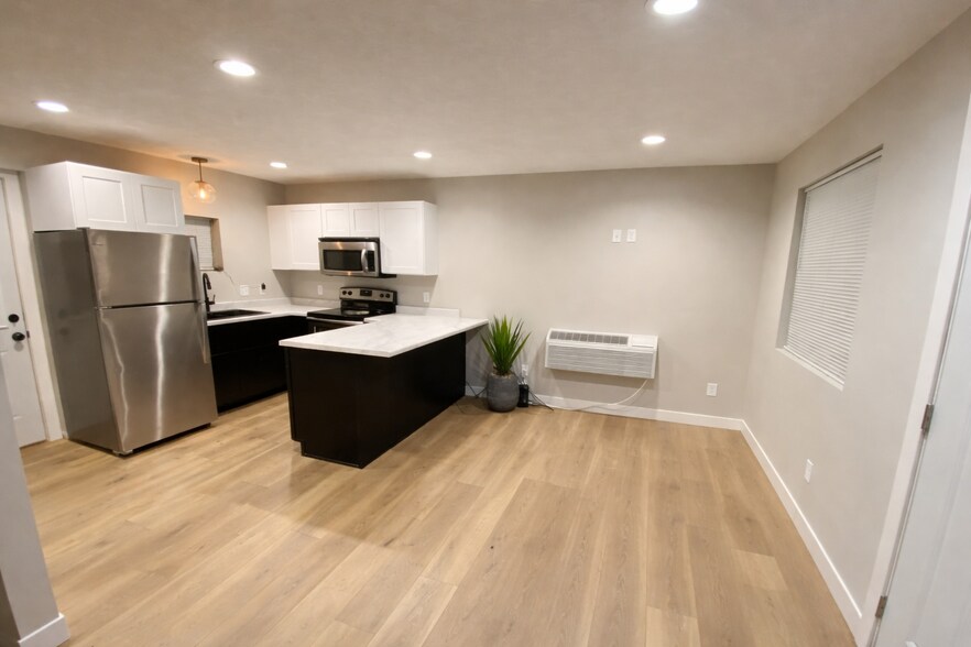 Building Photo - 500 S Elmwood Ave