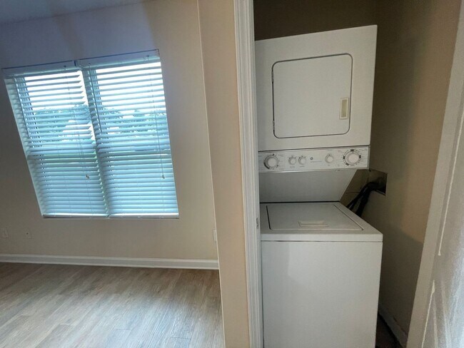 Building Photo - PRE-LEASING FOR AUGUST 2025!  1/2 OFF SECU...
