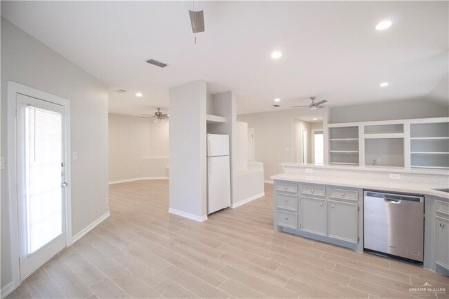 Building Photo - 24 Morning Ln