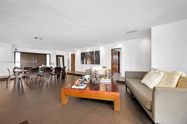 Building Photo - 2120 NE 204th St