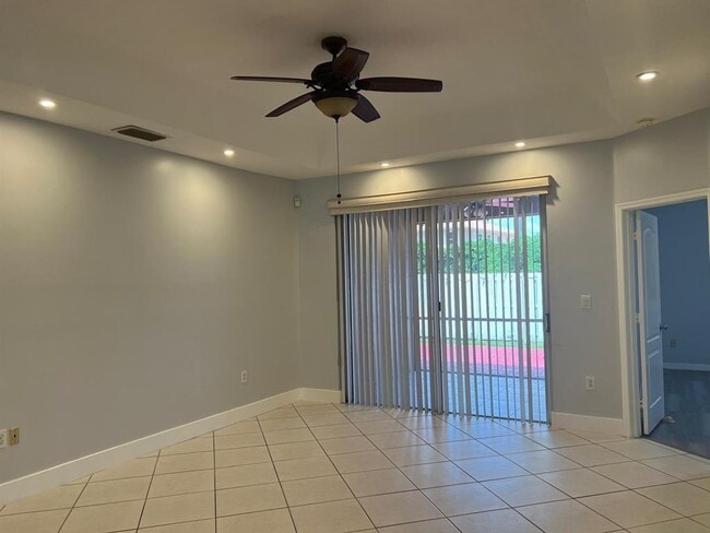 Building Photo - 2758 SW 129th Terrace