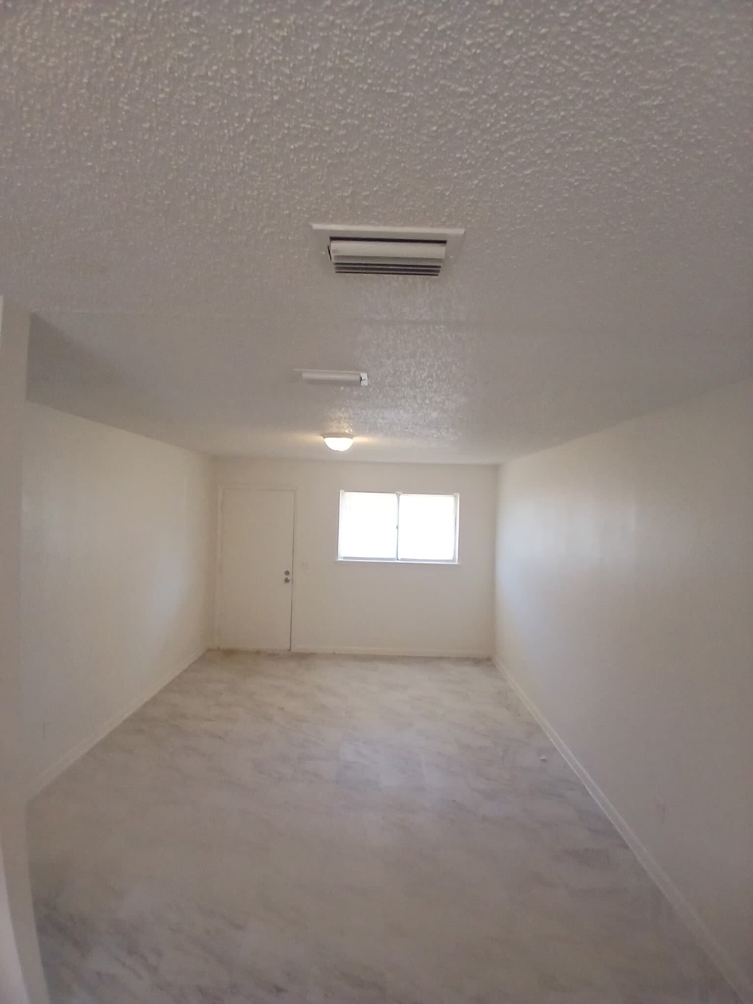 Building Photo - 1217 S Maddox Ave