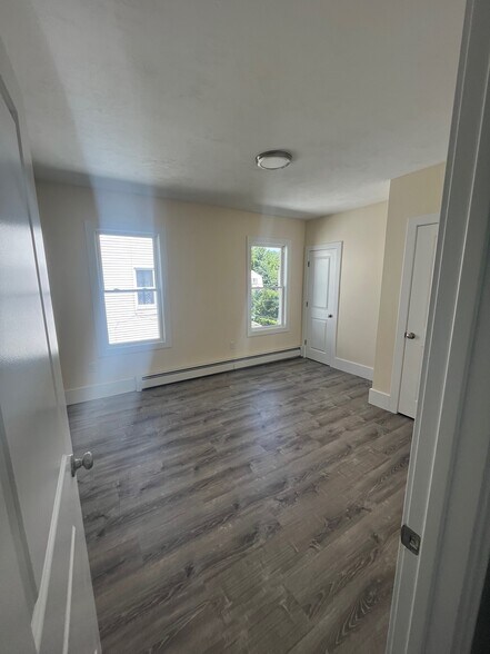 Building Photo - 151 Pilgrim Ave