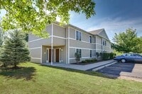 Building Photo - 5 Stonington Ln