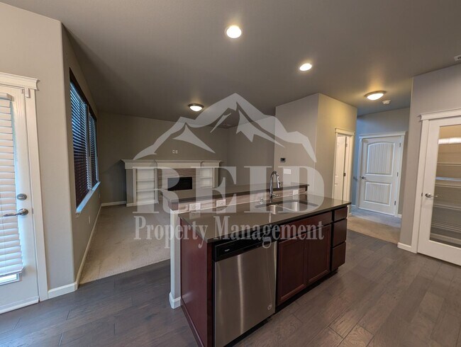 Building Photo - Stunning 3-Bedroom, 2.5-Bathroom Home!