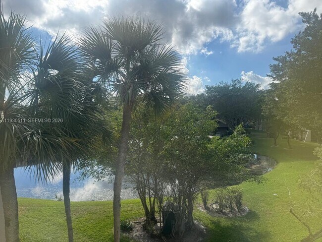 Building Photo - 9330 Lagoon Pl