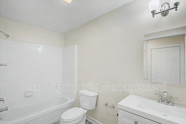 Building Photo - 814 Ott St