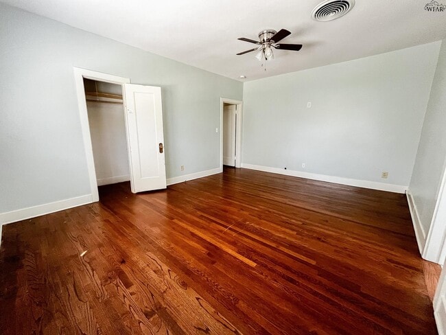 Building Photo - 3216 Milby Ave