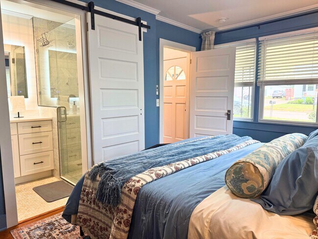 Building Photo - 11 Brooks Ave