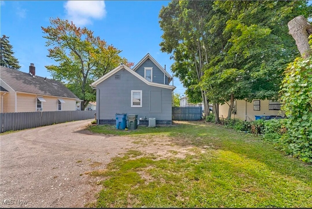 Building Photo - 504 W 21st St