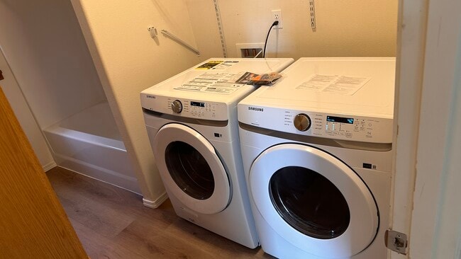 Building Photo - 540 S Glenmoor Dr