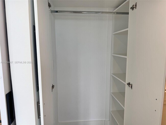 Building Photo - 5161 Collins Ave