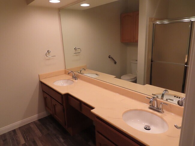 Building Photo - Resort Style Living in Mission Valley - 2 ...