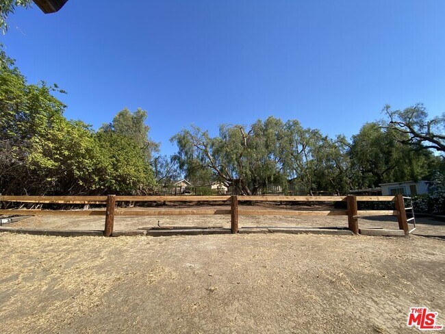 Building Photo - 1343 Rancho Ln
