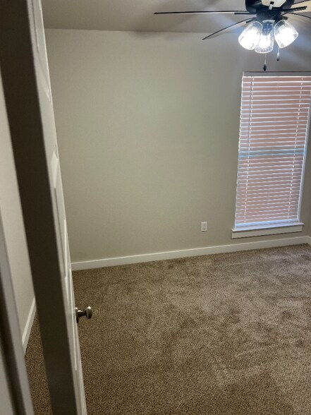 Building Photo - 2300 Copperhead Rd