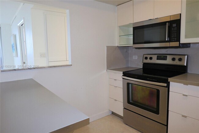 Building Photo - 20515 E Country Club Dr