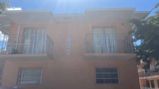 Building Photo - 932 NW 5th St