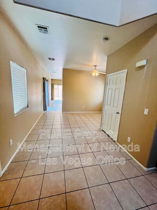 Building Photo - 6109 N Blue Luna St
