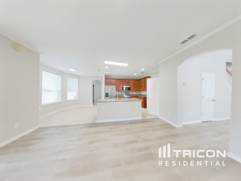 Building Photo - 10818 Birchard Ln