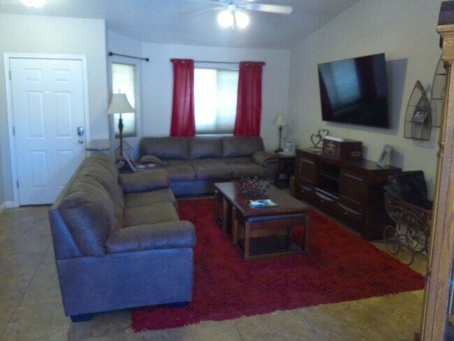 Building Photo - 3501 Iroquois Dr