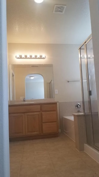 Building Photo - 2806 Tourbrook Way