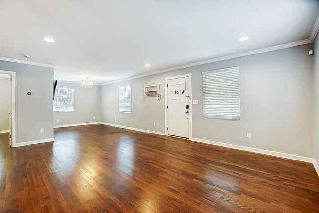 Building Photo - Beautiful Remodeled  Home in Historic Wilm...