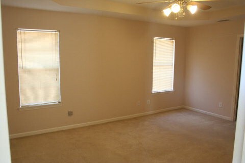Building Photo - 1065 Waltons Pass