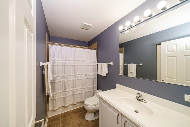 Building Photo - 2930 Glacier Way