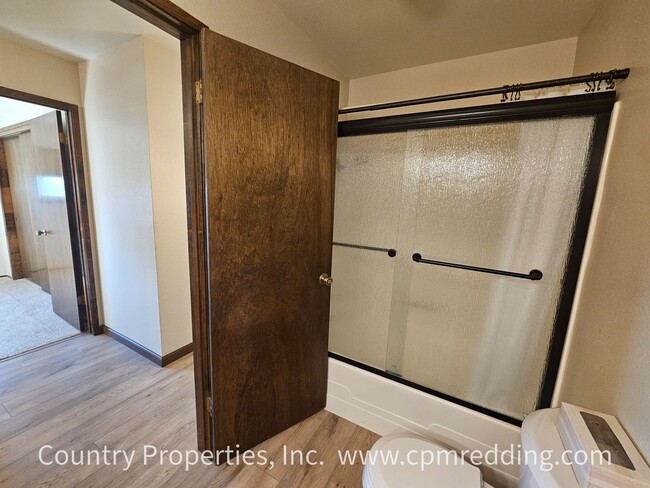 Building Photo - House with Huge Shop in the Heart of Redding Available Now!