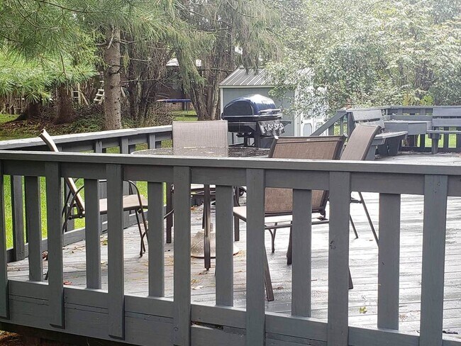 Building Photo - 10 Donenfeld Dr