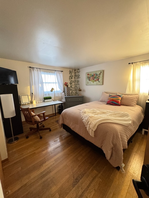 Building Photo - 4755 Esterbrook Rd