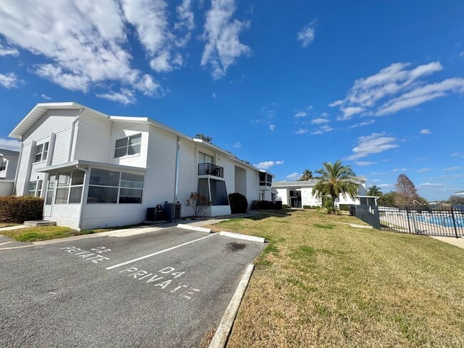 Building Photo - Buckeye Condo | Pool & Lake View | Ground Floor