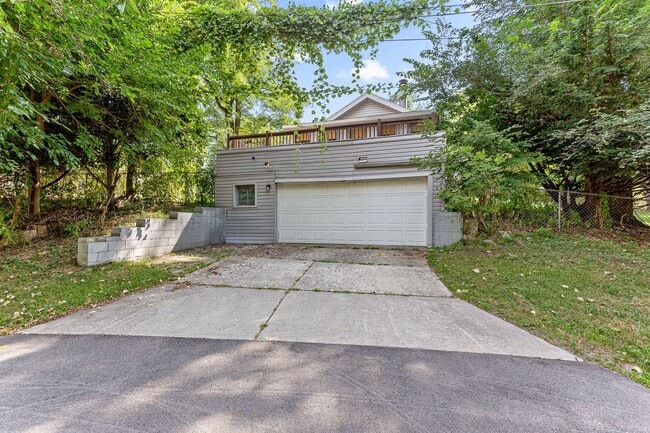 Building Photo - 2550 Loon Lake Rd