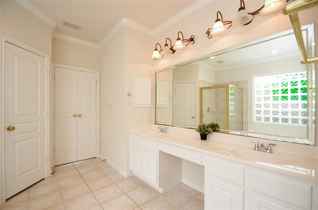 Building Photo - 3315 Alden Manor Ln